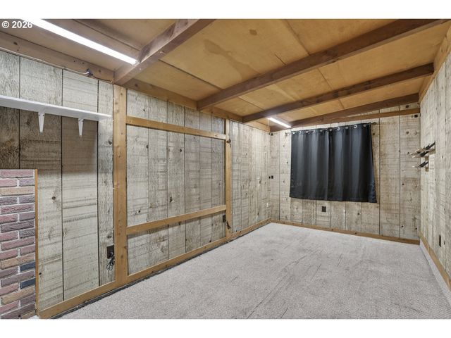 290 N 4TH St, St Helens, OR 97051