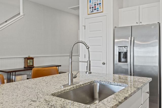 4005 E Associate Drive, North Charleston, SC 29418