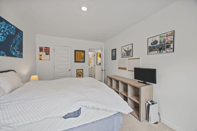 4005 E Associate Drive, North Charleston, SC 29418