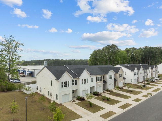 4005 E Associate Drive, North Charleston, SC 29418