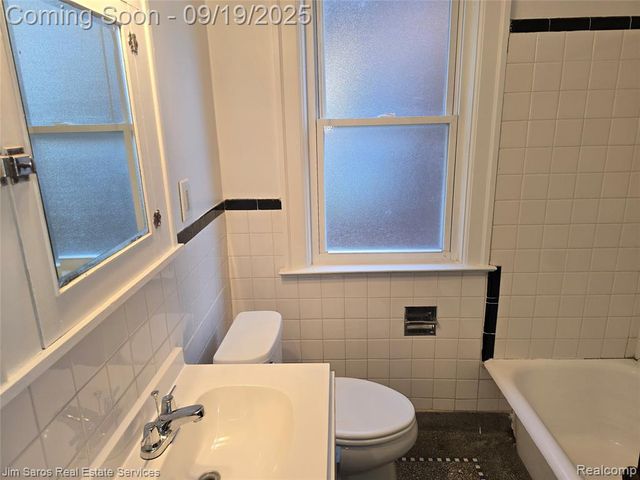 843 Beaconsfield 1s, Grosse Pointe Park, MI 48230