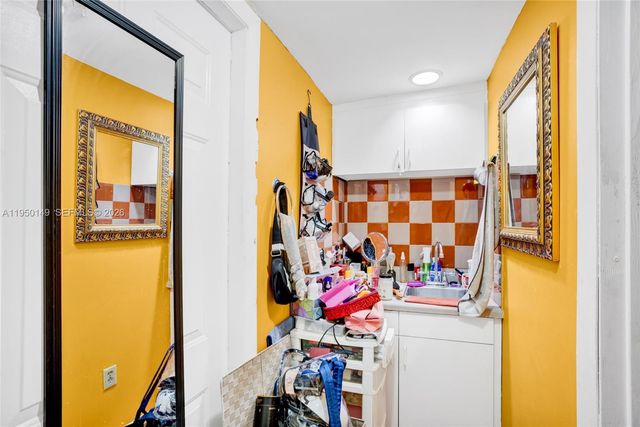 5955 SW 4th St, Miami, FL 33144