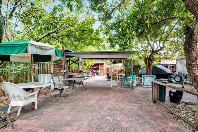 5955 SW 4th St, Miami, FL 33144