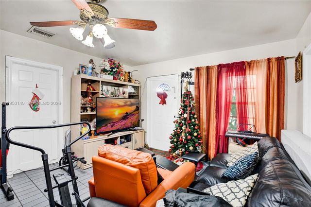 5955 SW 4th St, Miami, FL 33144