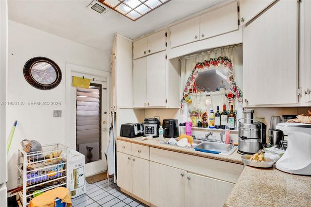 5955 SW 4th St, Miami, FL 33144