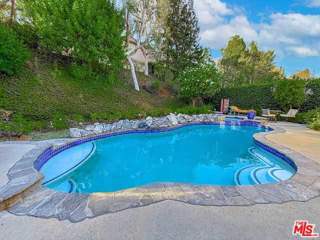 2663 Country Lane, Westlake Village, CA 91361