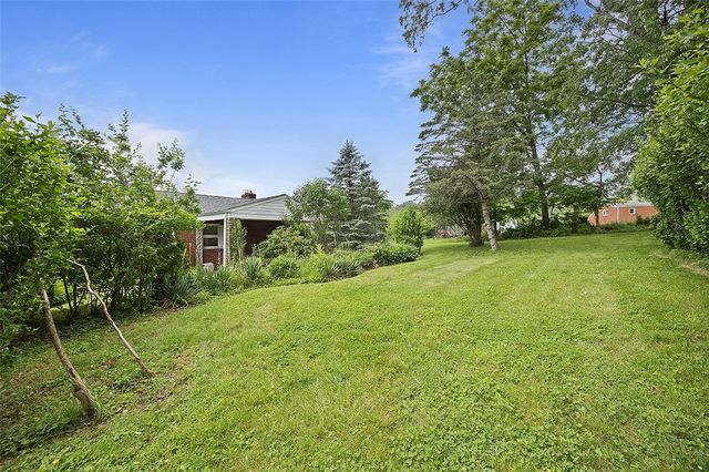 1209 Phillippi Ave, Bethel Park, PA 15102