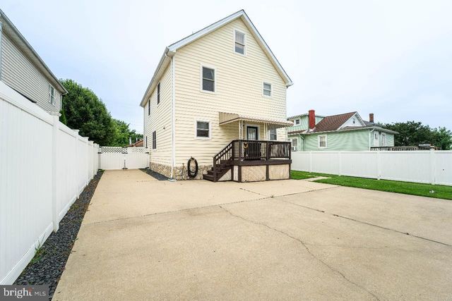 4 HELENA AVE, Baltimore, MD 21221