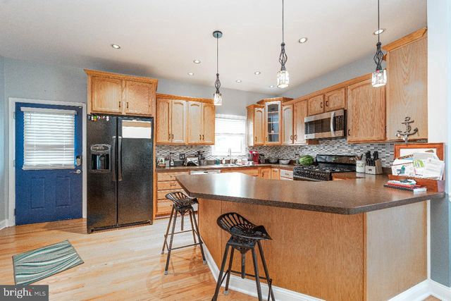 4 HELENA AVE, Baltimore, MD 21221