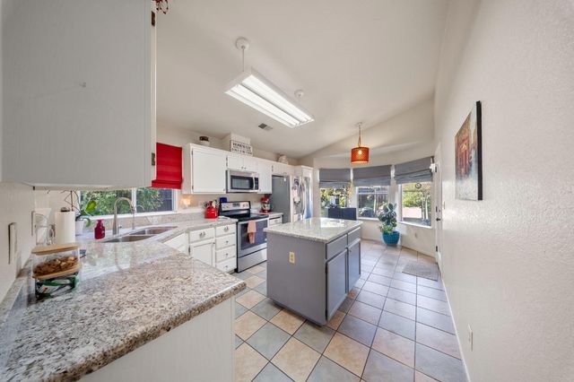 5607 Aspen Ct, Riverbank, CA 95367