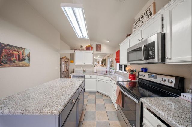 5607 Aspen Ct, Riverbank, CA 95367