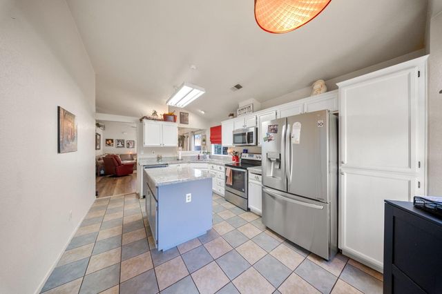 5607 Aspen Ct, Riverbank, CA 95367