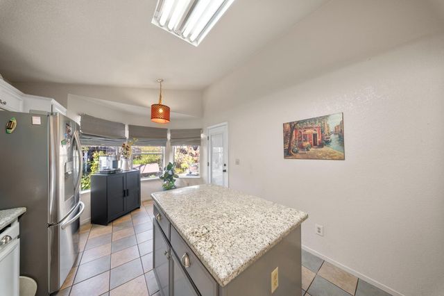 5607 Aspen Ct, Riverbank, CA 95367