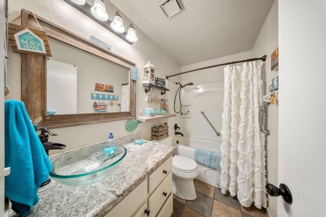 5607 Aspen Ct, Riverbank, CA 95367