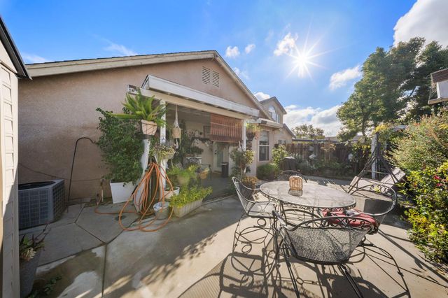 5607 Aspen Ct, Riverbank, CA 95367