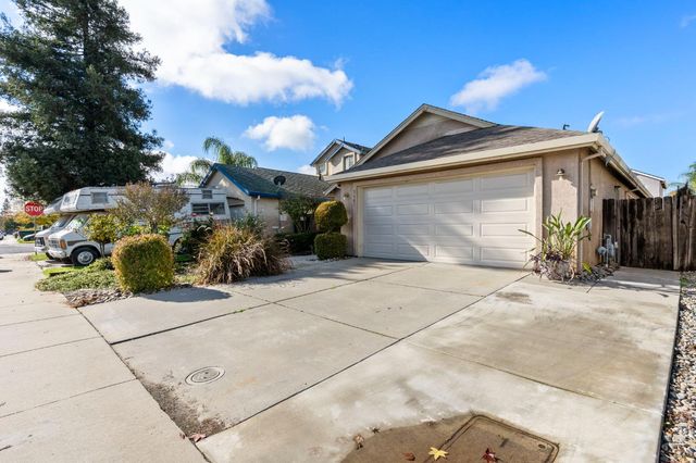 5607 Aspen Ct, Riverbank, CA 95367