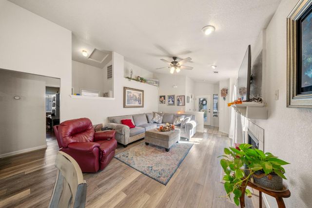 5607 Aspen Ct, Riverbank, CA 95367