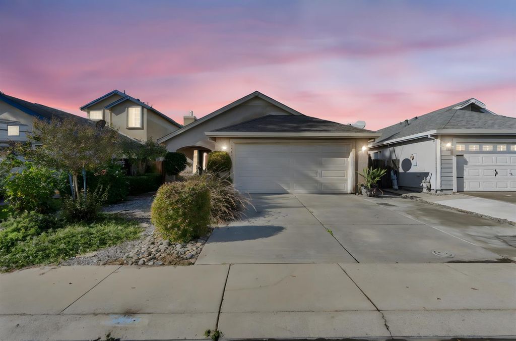 5607 Aspen Ct, Riverbank, CA 95367