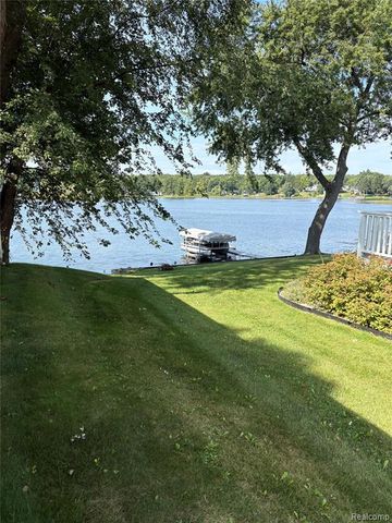 10091 Graham Drive, Clarkston, MI 48348