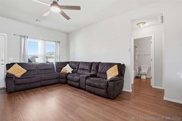 14205 N 73rd East Avenue, Collinsville, OK 74021