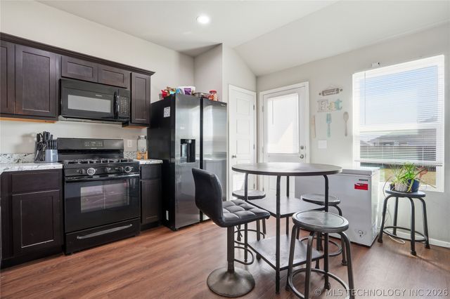 14205 N 73rd East Avenue, Collinsville, OK 74021