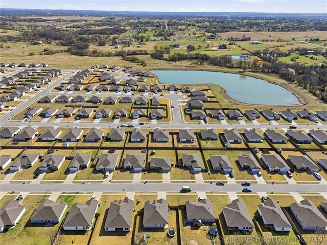 14205 N 73rd East Avenue, Collinsville, OK 74021