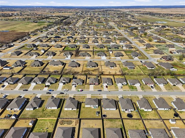 14205 N 73rd East Avenue, Collinsville, OK 74021