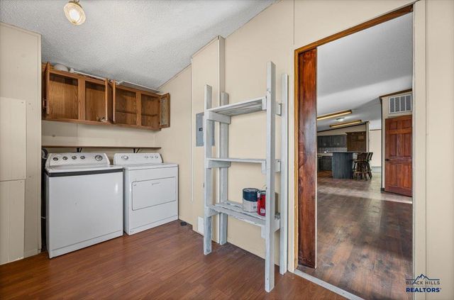 300 E MAIN ST, Hermosa, SD 57744