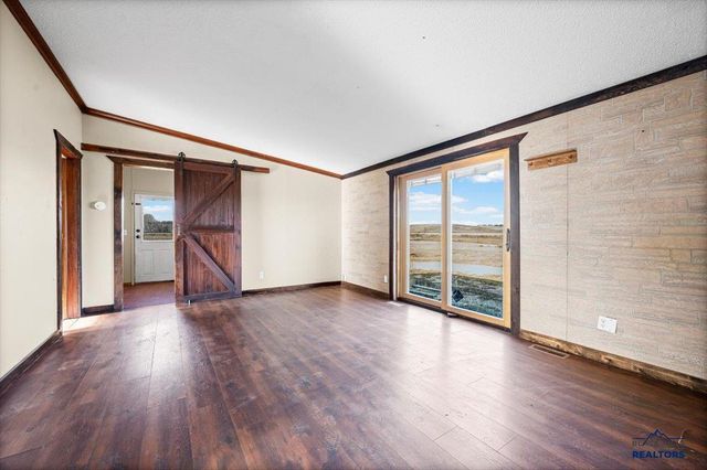 300 E MAIN ST, Hermosa, SD 57744