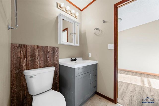 300 E MAIN ST, Hermosa, SD 57744