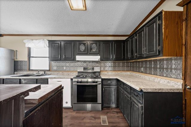 300 E MAIN ST, Hermosa, SD 57744