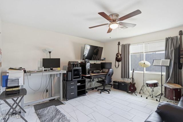 8042 S CALLE MOCTEZUMA --, Tempe, AZ 85283