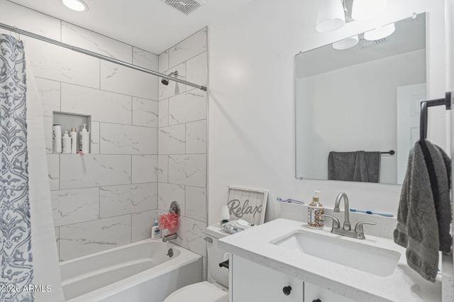 8042 S CALLE MOCTEZUMA --, Tempe, AZ 85283