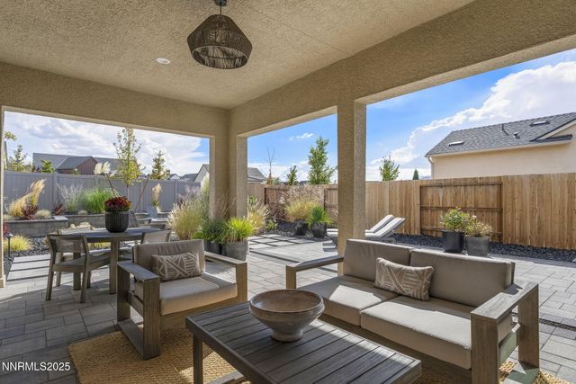 2712 Copper Flats Drive, Reno, NV 89521