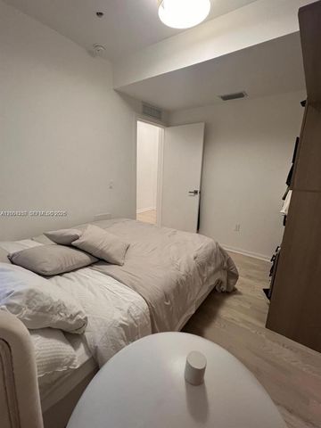 810 7th St 103, Miami Beach, FL 33139