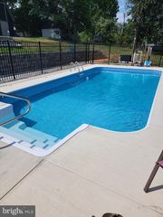 83 DOVE HILL DR, Ranson, WV 25438