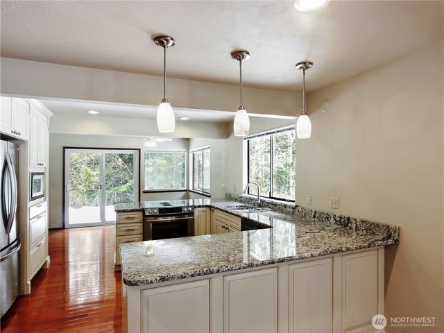 23920 SE 371 Street, Enumclaw, WA 98022