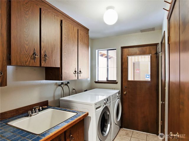 23920 SE 371 Street, Enumclaw, WA 98022