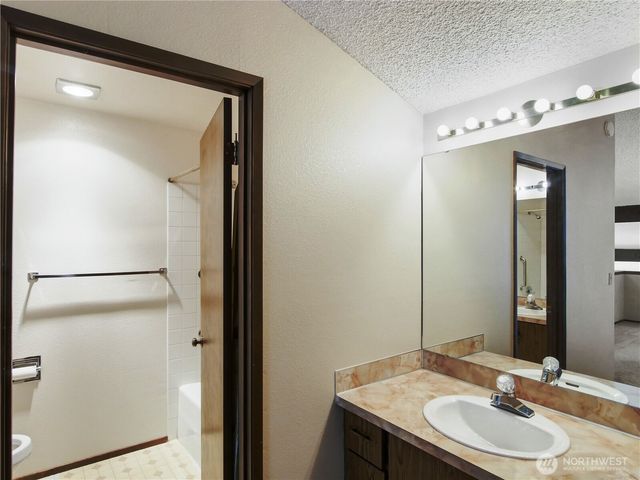 23920 SE 371 Street, Enumclaw, WA 98022