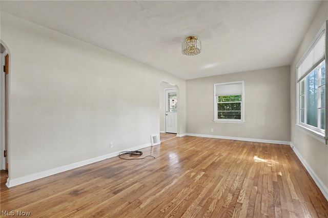 2590 21st Street, Cuyahoga Falls, OH 44223