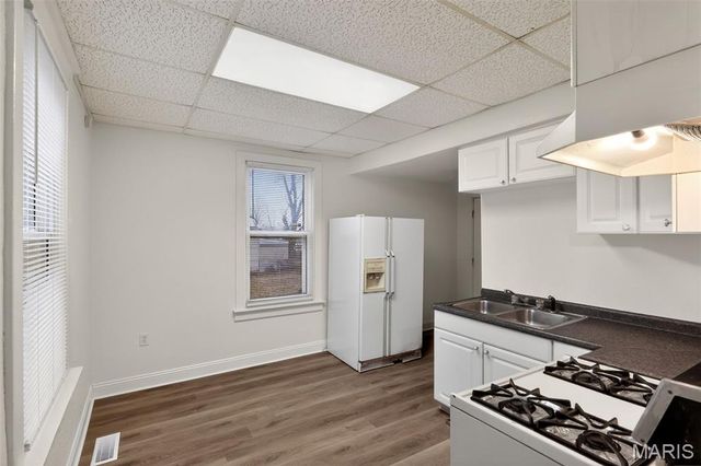 7724 Trenton Avenue, University City, MO 63130