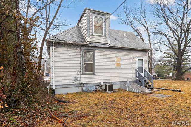 7724 Trenton Avenue, University City, MO 63130