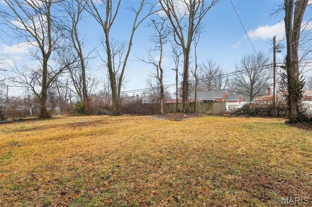 7724 Trenton Avenue, University City, MO 63130