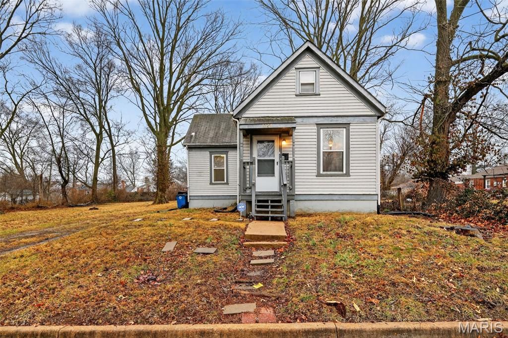 7724 Trenton Avenue, University City, MO 63130