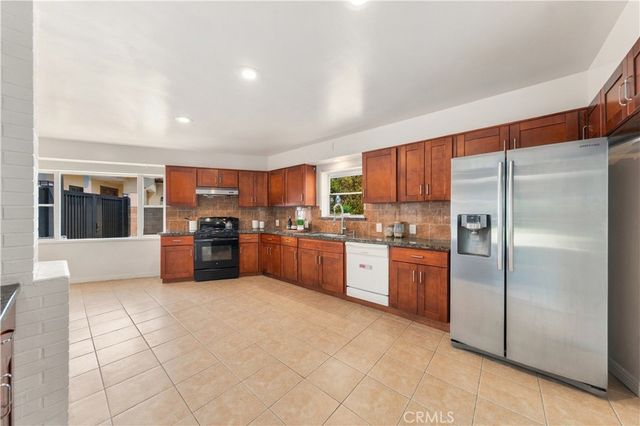 19017 E Leadora, Glendora, CA 91741