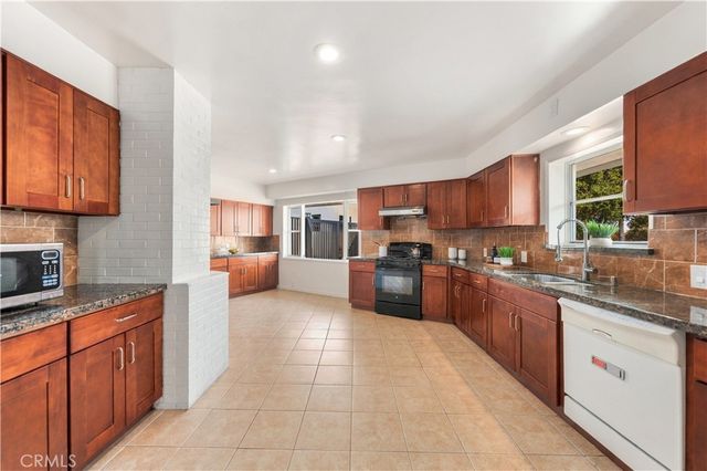 19017 E Leadora, Glendora, CA 91741