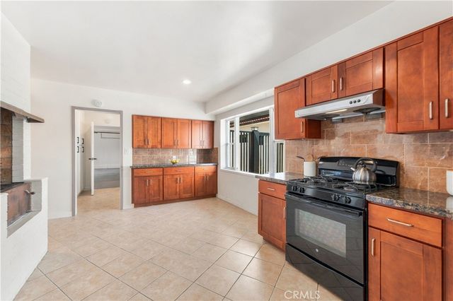19017 E Leadora, Glendora, CA 91741