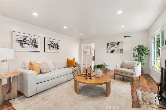 19017 E Leadora, Glendora, CA 91741