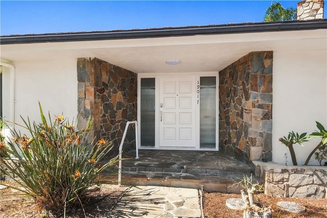 19017 E Leadora, Glendora, CA 91741