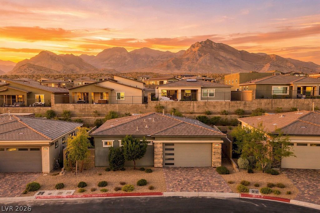 929 Silverfir Court, Las Vegas, NV 89138 — photo 2